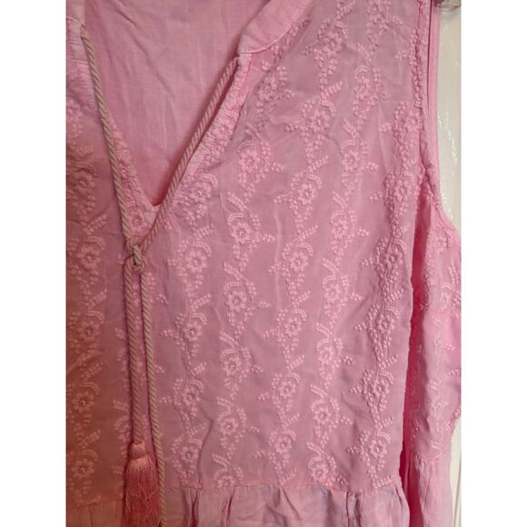 Torrid peplum embroidered sleeveless top size 1 in pink - Picture 5 of 8